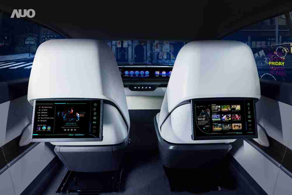 至成国际新一代Smart Cockpit 2024，，，以Micro LED先进显示技术优势，，创建〝可卷式后座娱乐显示器〞，，仅在互动时才显示出所需画面及信息，，扩充更丰富的娱乐和交互信息服务，，，获国际奖项荣耀